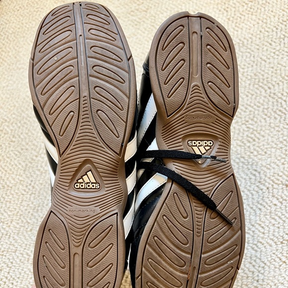 Adidas Puntero indoor soccer/court shoes. Women’s size 9.5/10 and men’s size 8.5 - Picture 5 of 6